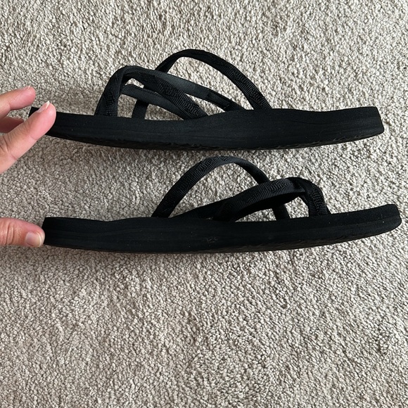 Teva Women’s Olowahu Mush Flip Flops Thong Sandals Size 7 - black - Picture 9 of 9